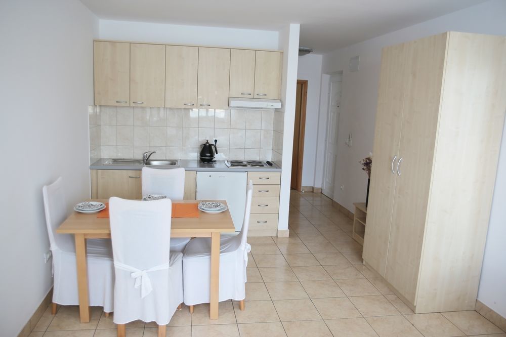 Tamarix Residence Vinjerac Bagian luar foto